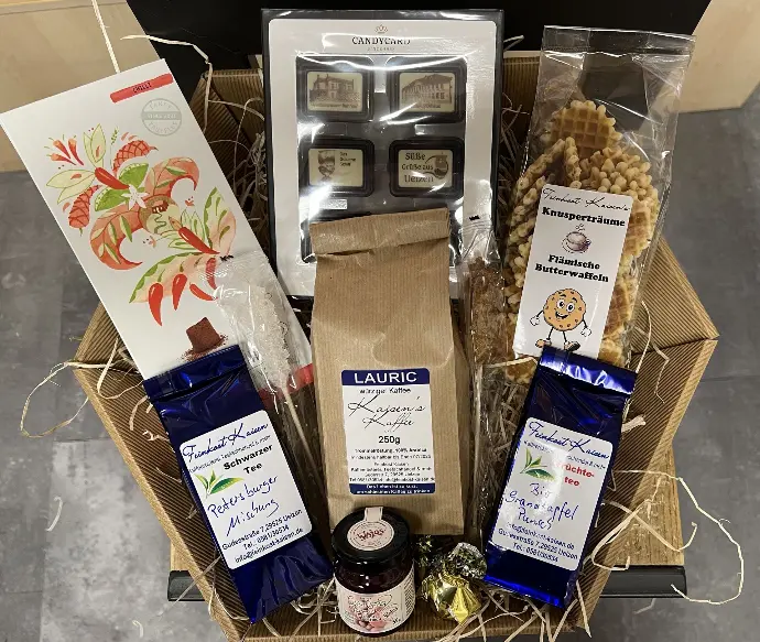 Feinkost Kaisen - Individuell gestaltetes Präsentkorb mit Pralinen, Gebäck, Tee und Kaffee